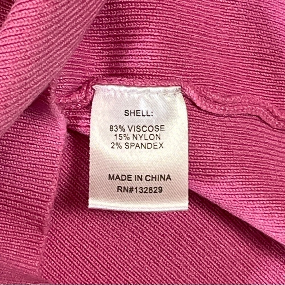 Superdown Revolve One Shoulder V-Neck Knit Crop Sweater. Barbie Pink XS #915 - Picture 4 of 4